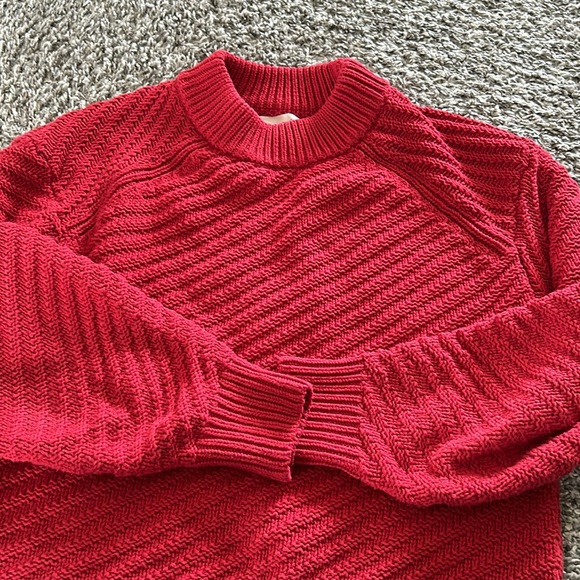 Women’s red universal thread sweater size xsmall. Shorter but not cropped. - Picture 3 of 5